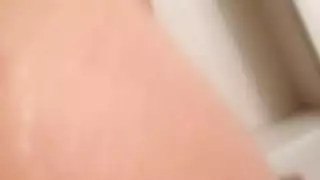 أفريقي تلعب مع نفسها