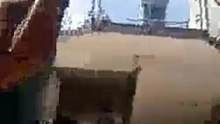 لاتينية ممتلئة تبلع قضيب وحشي في مشهد خشن بالقبو