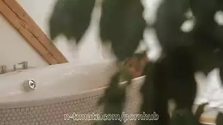 القذف داخل كس كريستال راش