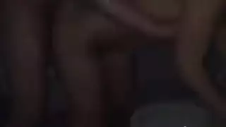 المالك الثري القذر يأخذ حريم معجباته الصينيات في جولة جنسية عنيفة