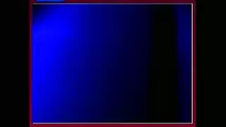 جميلة بشعر طويل مع أثداء عملاقة ومؤخرة ممتلئة في فيلم إباحي