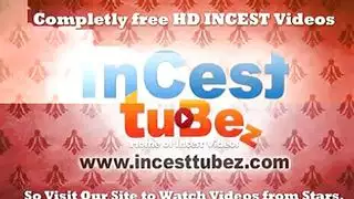 تلعب كس مع هزاز بينما أمي في الغرفة المجاورة