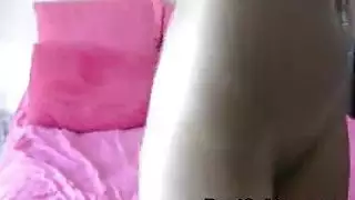 صديقة هواة ساخنة تستمتع بقوة وتضبب فرجها المحلوق على الكاميرا