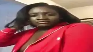 الشقراء النحيفة ماليا مونرو تأخذ قضيبًا أسودًا كبيرًا في مشهد إباحي