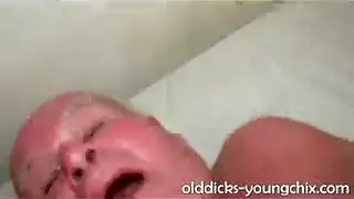 عجوز منيوكة9qc0zqwwiqlb