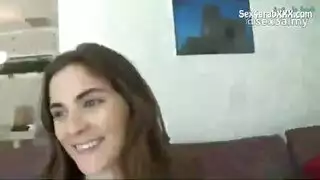 إغراء مراهقة: أثداء كبيرة تقود إلى ضربات جنسية شرسة