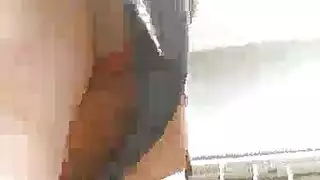 فتاة سودانية جامحة تخلع ملابسها وتنشر نفسها للكاميرا