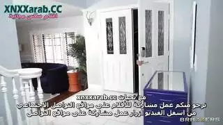 ابنة الضابط السمراء تتوسل لقضيب صلب