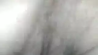 فعل إدخال مزدوج مع فتاة مثارة من أفلو
