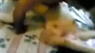 جلسة دراسة إباحية خاصة بين مدرس عراقي وطالبة ممتلئة الجسم تُصور