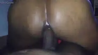 زوجة مسلمة يائسة تتوق لقضيب أسود كبير طوال الليل