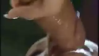 المترجم يضاجع كسها الضيق بقوة