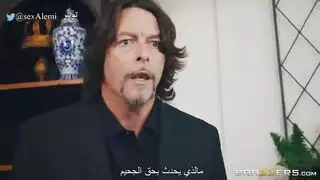 مشهد إباحي: الزوجة غير المخلصة تأخذ سائل أخو زوجها