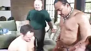 جنس جماعي صريح مع قضيب كبير