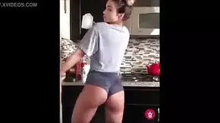 قزمة اللعنة النفس الاستحمام
