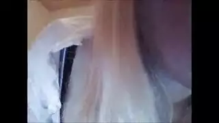 زوجة الأب الساخنة تجذب الشباب إلى ماراثون جنسي صريح وشرس