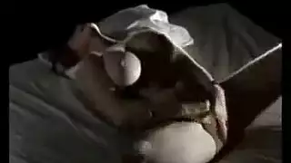 مراهقة ساخنة تلعب بفرجها الضيق حتى تبلغ الذروة
