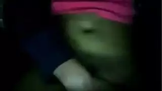 فتاة خائنة تبتلع السائل المنوي في لقاء سري