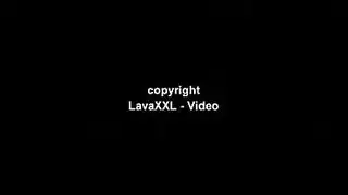 ام مصريه تطلب من ابنها ينكها