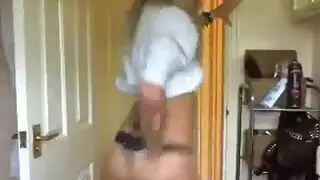 الساقين الجميلتين