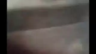 مصرية تنتاك من حبيبها في الشارع
