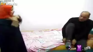 زوجه مصريه تتناك من واحد قد ابنها