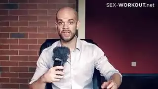 سكس مديرها ينيكها في الحمام