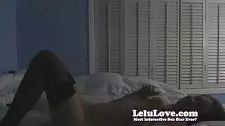 يضع زبه فوقها وتهيج