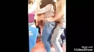 عاهرة عربية مدلعة تطالب بالجماع بهز مؤخرتها الحلوة