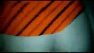 جار مرهق يكتشف المرأة النائمة ويذهب للركوب
