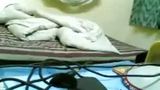 فيلم إباحي عربي مثير: ثنائي جامح على السرير