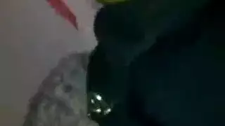 محجبة شهوانية تركب قضيبًا بإثارة