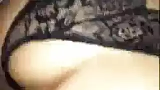 وضع الكلابي الشرجي: عربية ساخنة ذات مؤخرة كبيرة تُمسك وتئن بصوت عال