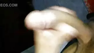 تربية بالقضيب الأسود الكبير ملء مهبلها بالسائل المنوي