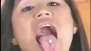 ثديان مليئان بالحليب ودفعات عميقة