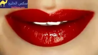جلسة إباحية سرية: مراهقة تركض على زب صديق أخيها الصلب