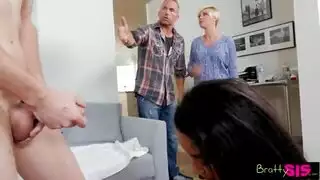 الام الممحونه تشاهد ابنها