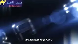 زوجة الأب المثيرة تعبد قضيبي النابض وتأخذ كريمي