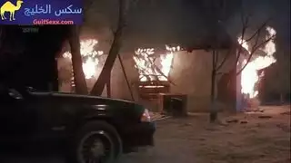 جلد كيلي لينش العاري يقطر في عاصفة صيفية جنسية