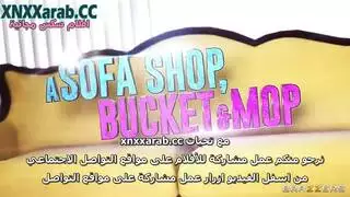 كسر رتابة الأريكة بممارسة سكس ثلاثي جريء