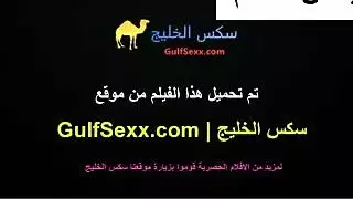 نقود مقابل المؤخرة: زبون يمارس الجنس مع فرج مراهقة ضيق