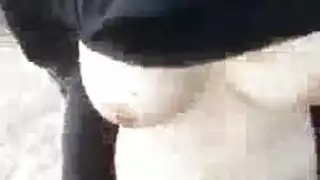 محجبة في شقة