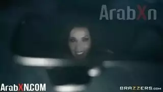 جني مثار ينك بقوة في مشهد جنس صريح