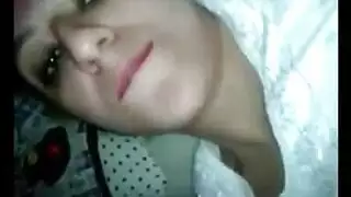 استمناء إباحي: فتاة مغربية تئن آه يا كسي في نشوة