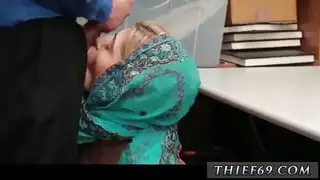 الشاب المراهق الذي دخل على جارته