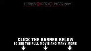 تلميذات مثليات آمي أندرسون وكيلي فوكس في جنس صريح بالفصل