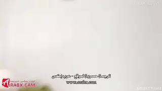 تتناك جمب امها بنفس السرير