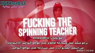 جلسة تدريب شخصية تتحول إلى خيال مص عميق وتدليك بالثدي