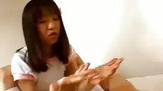 منحنية على منضدة الحمام شرج قوي