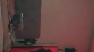 فتاة مصرية تمص وتتذوق زب عربي سمين